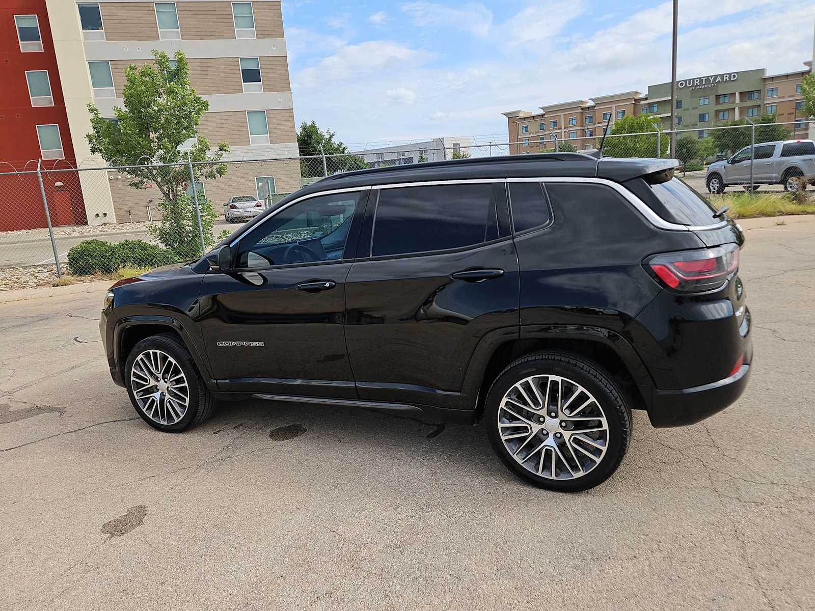 Thumbnail: 2022 Jeep Compass - 11