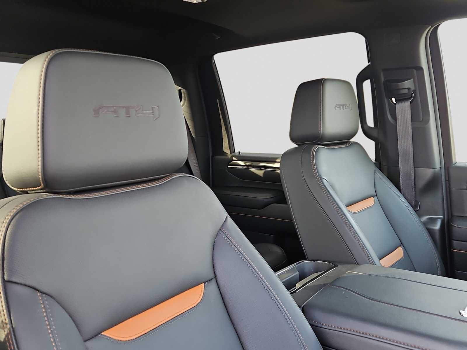 Thumbnail: 2025 GMC Sierra 2500 - 18