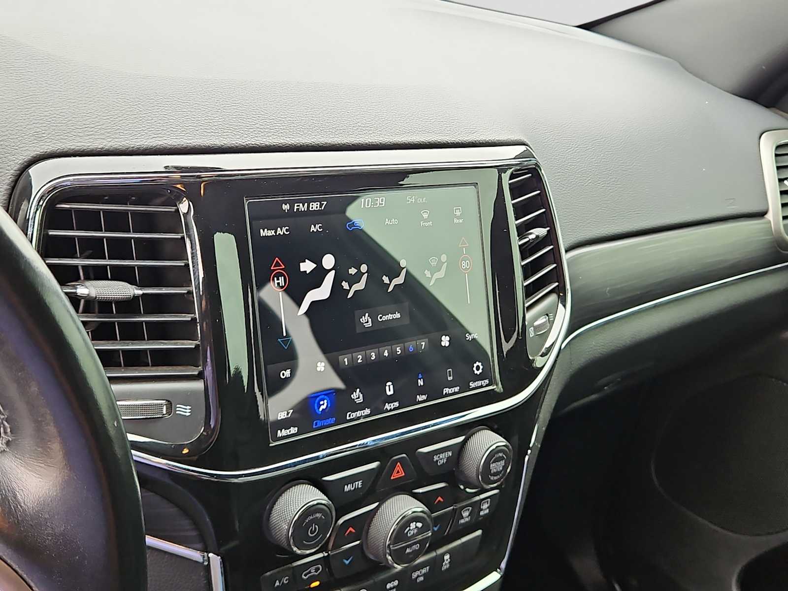 Thumbnail: 2021 Jeep Grand Cherokee - 24