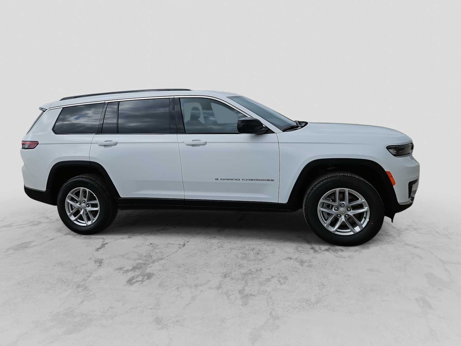 Thumbnail: 2026 Jeep Grand Cherokee L - 9