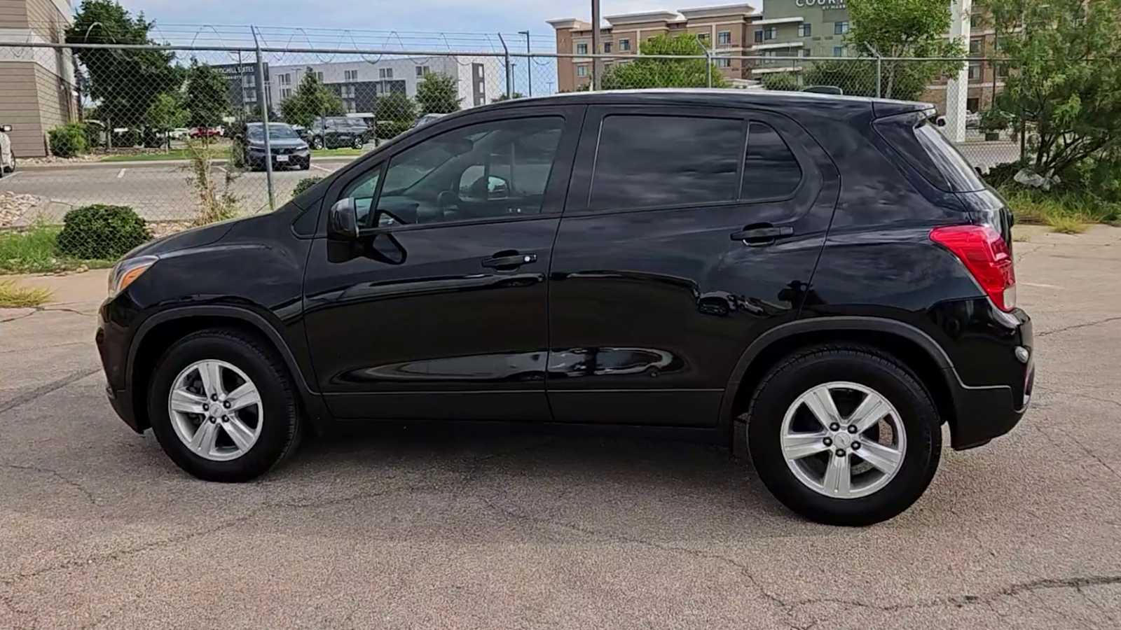 Thumbnail: 2021 Chevrolet Trax - 5
