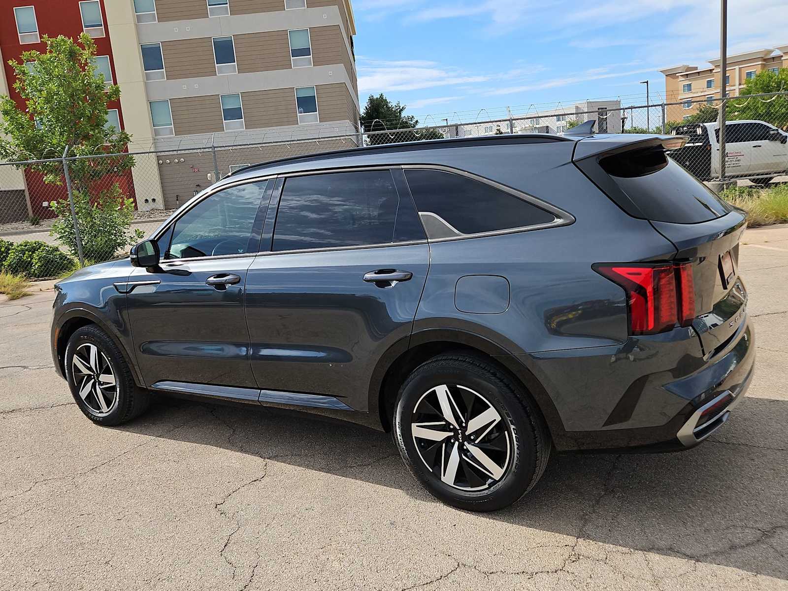 Thumbnail: 2022 Kia Sorento - 11