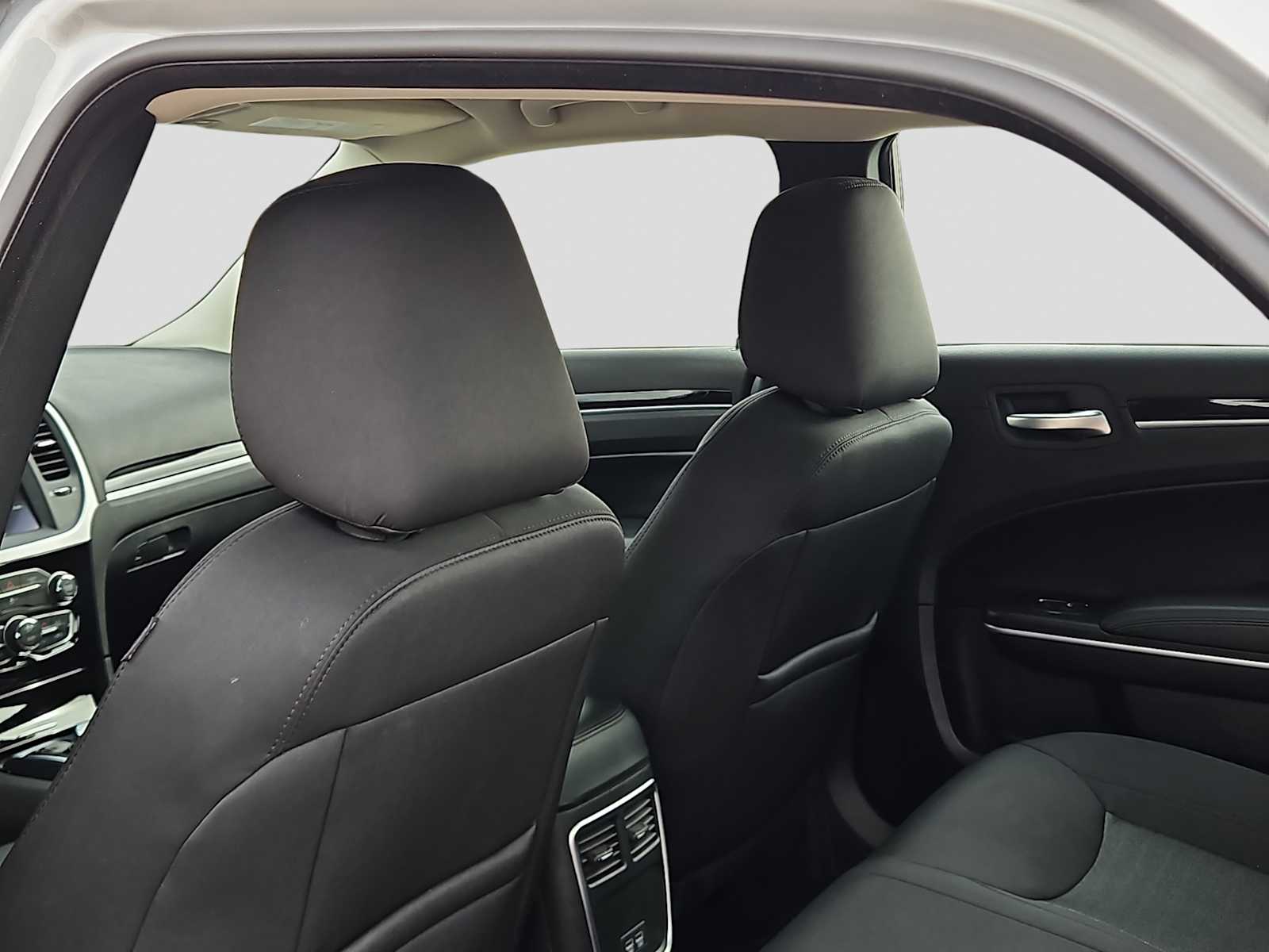 Thumbnail: 2023 Chrysler 300 - 16