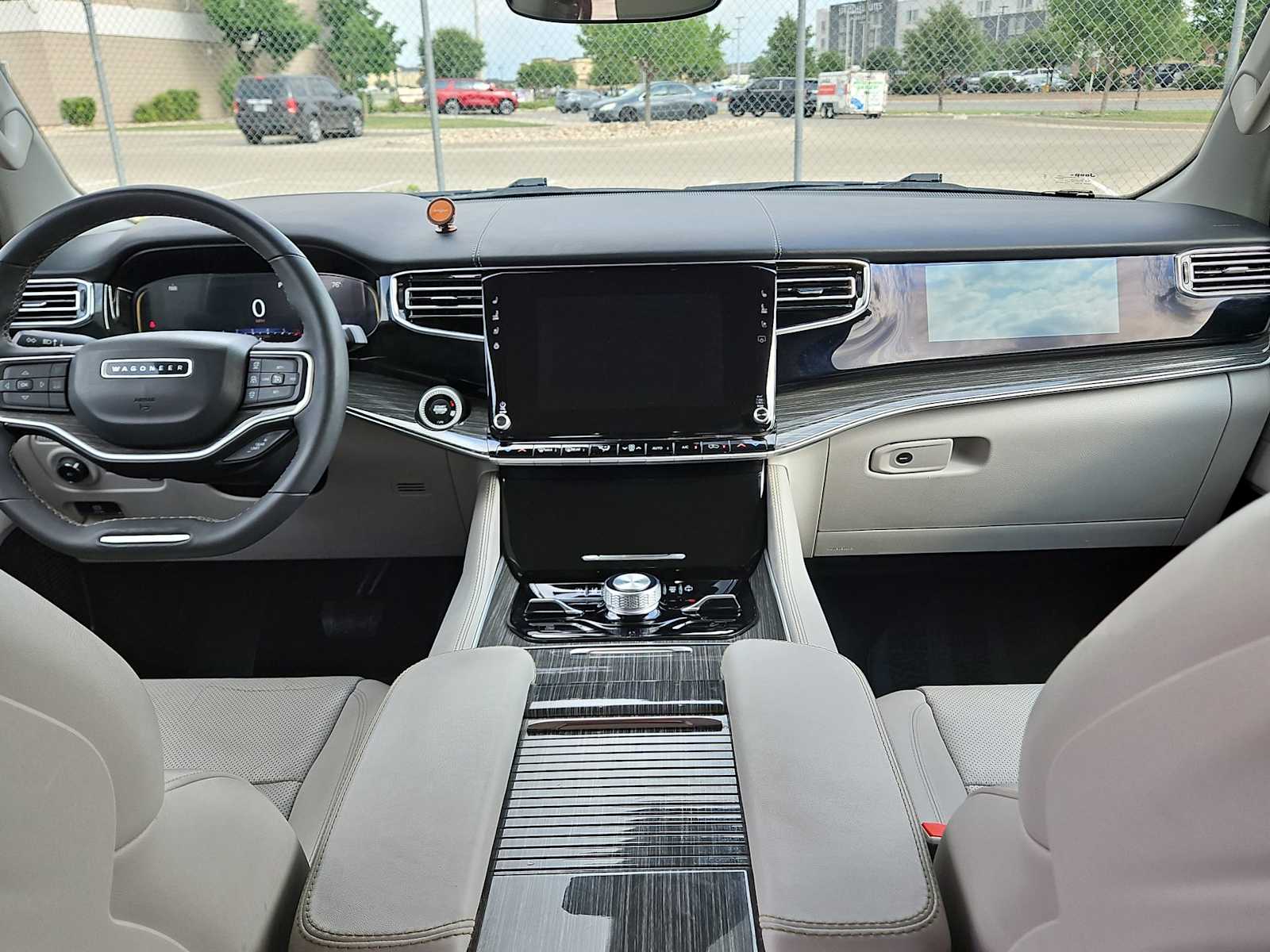 Thumbnail: 2022 Jeep Wagoneer - 19