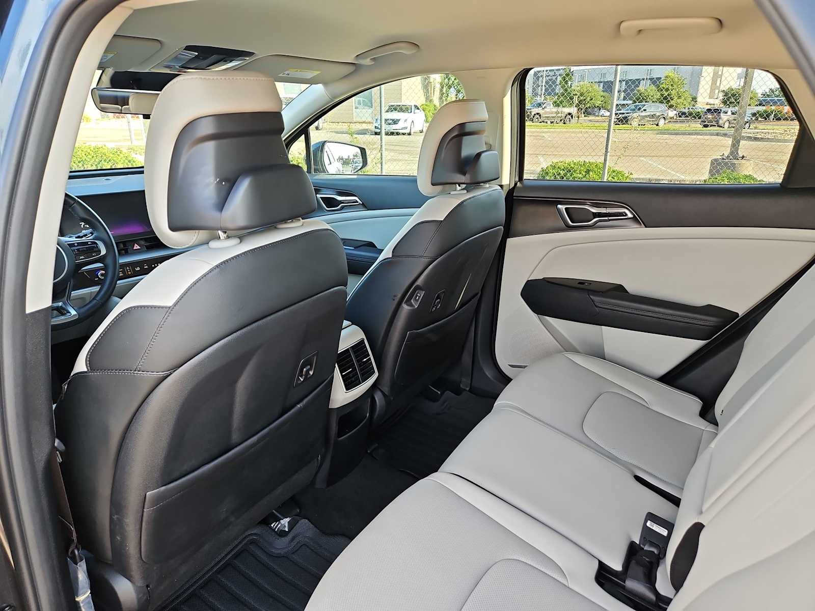 2025 Kia Sportage EX 18