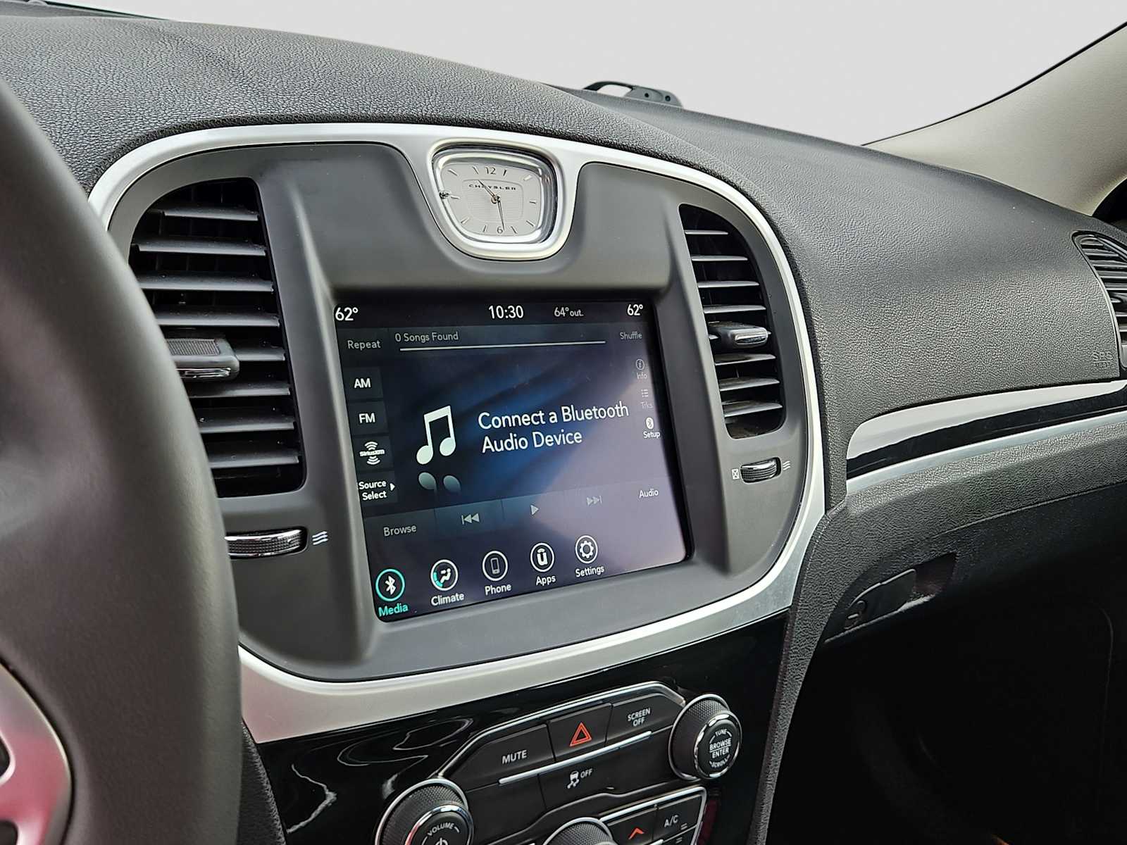 Thumbnail: 2023 Chrysler 300 - 24