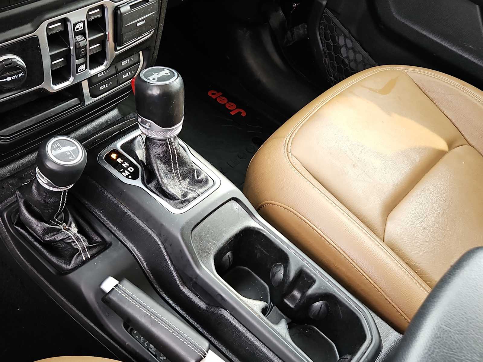 Thumbnail: 2020 Jeep Wrangler - 20