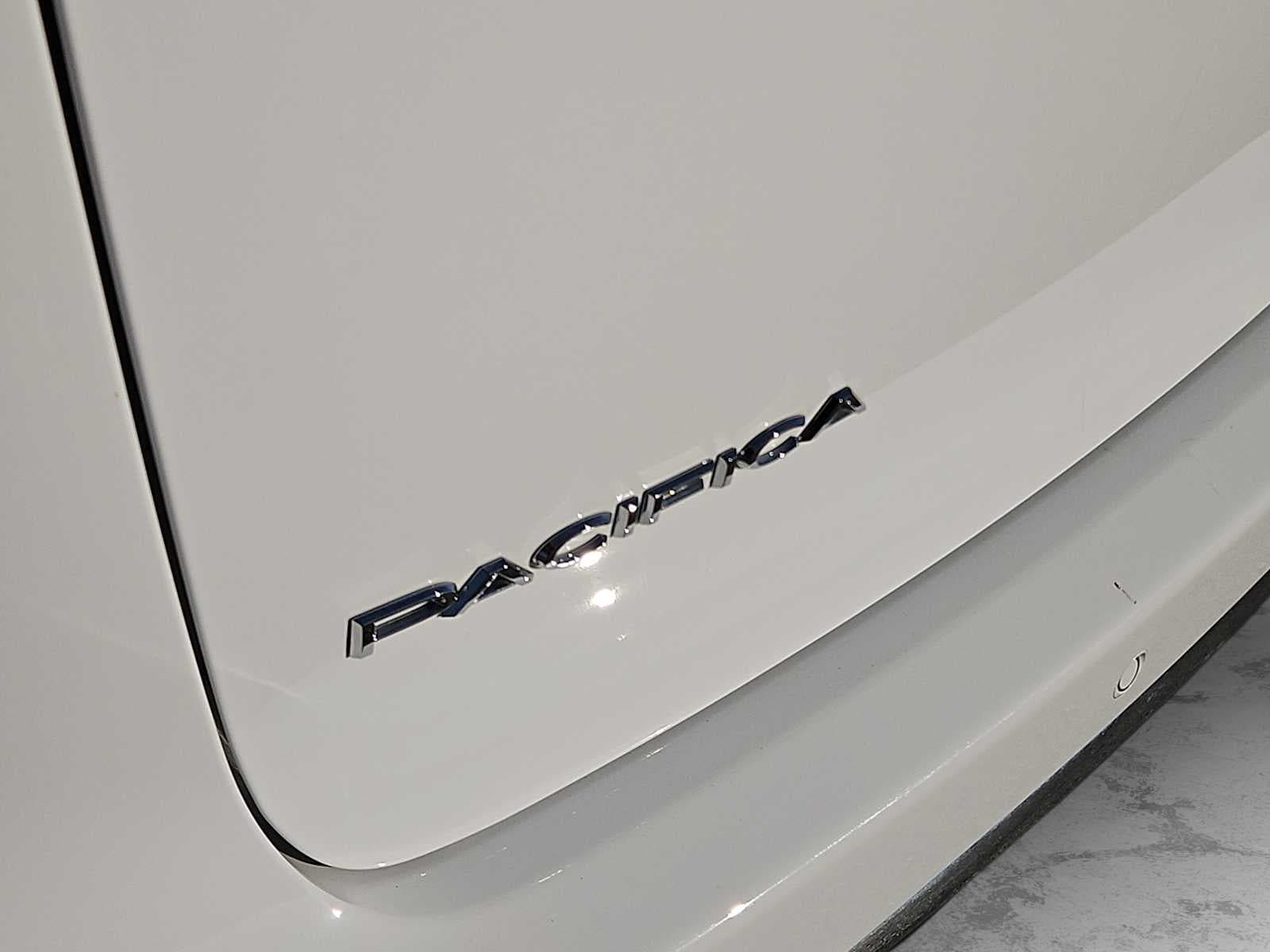 Thumbnail: 2024 Chrysler Pacifica - 11