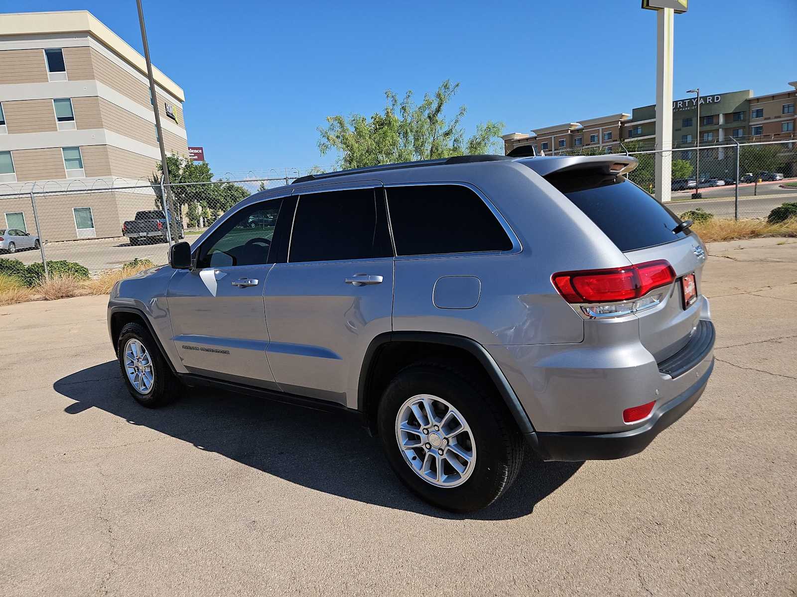 Thumbnail: 2020 Jeep Grand Cherokee - 11