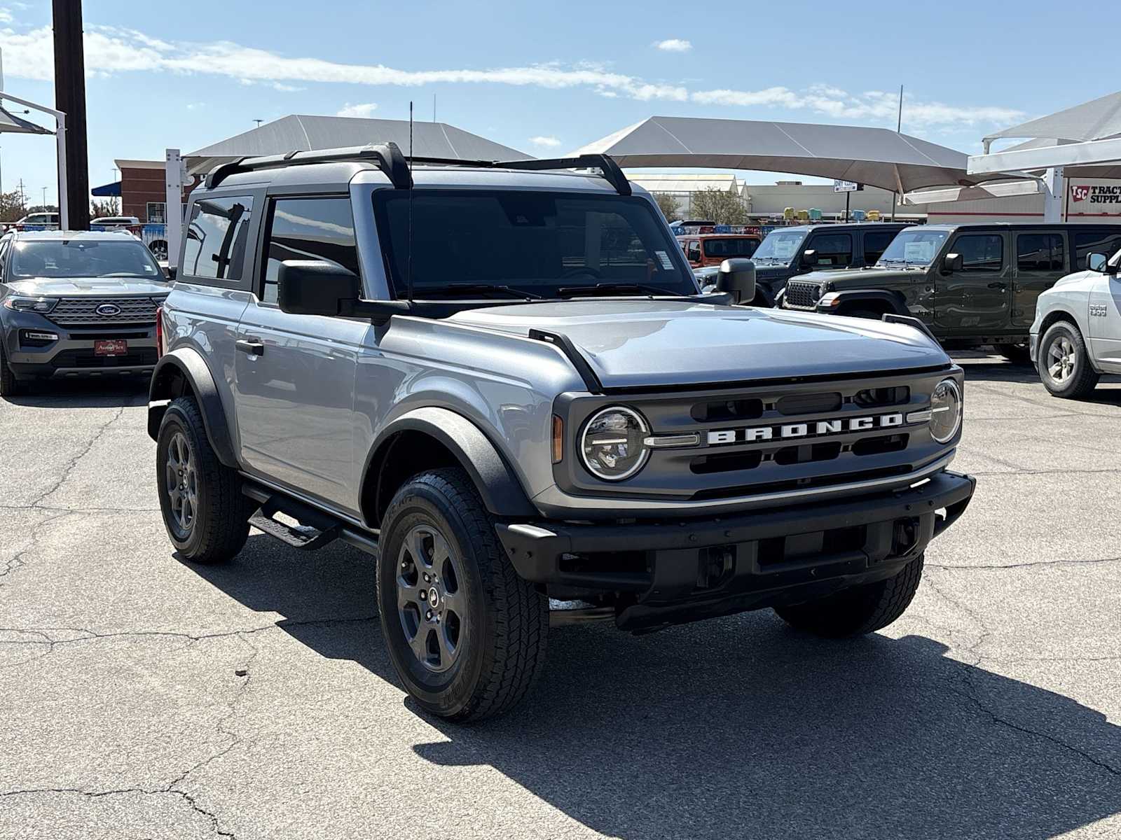2022 Ford Bronco Base photo 2