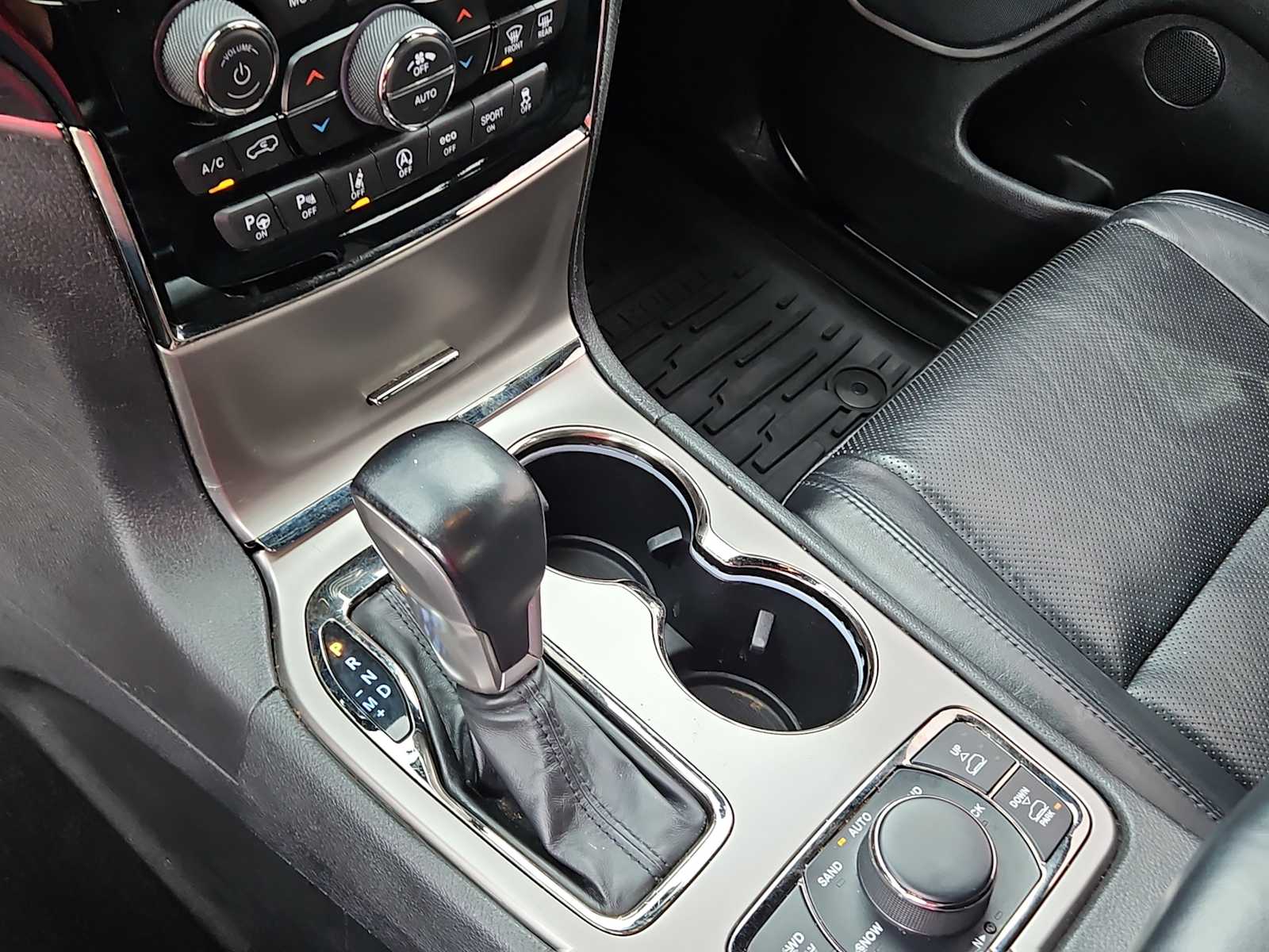 Thumbnail: 2021 Jeep Grand Cherokee - 20