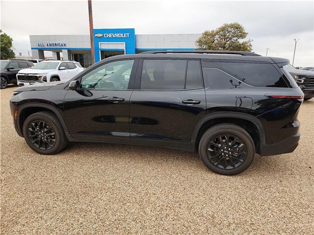 2024 Chevrolet Traverse photo 2