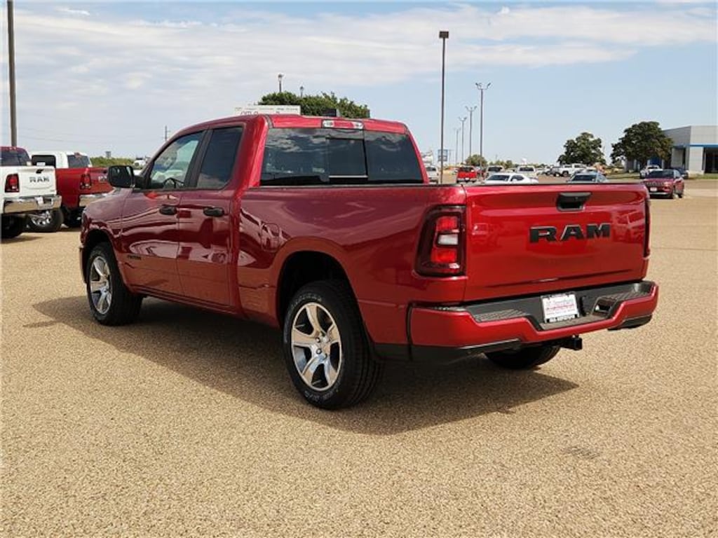 New 2026 Ram 1500 EXPRESS QUAD CAB 4X2 6'4 BOX Pickup