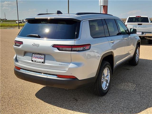 2025 Jeep Grand Cherokee Laredo photo 3