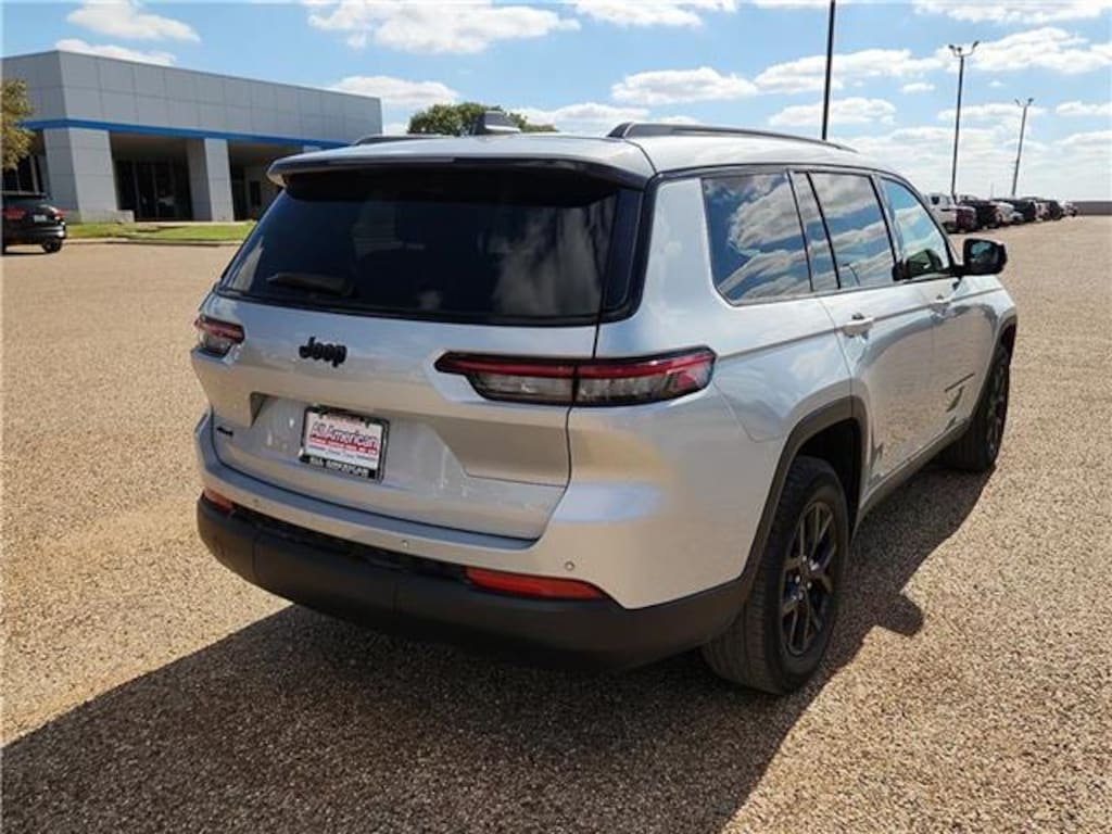 Used 2024 Jeep Grand Cherokee L Altitude 4x4