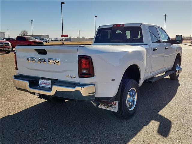 2026 RAM 3500 Tradesman - Photo 4