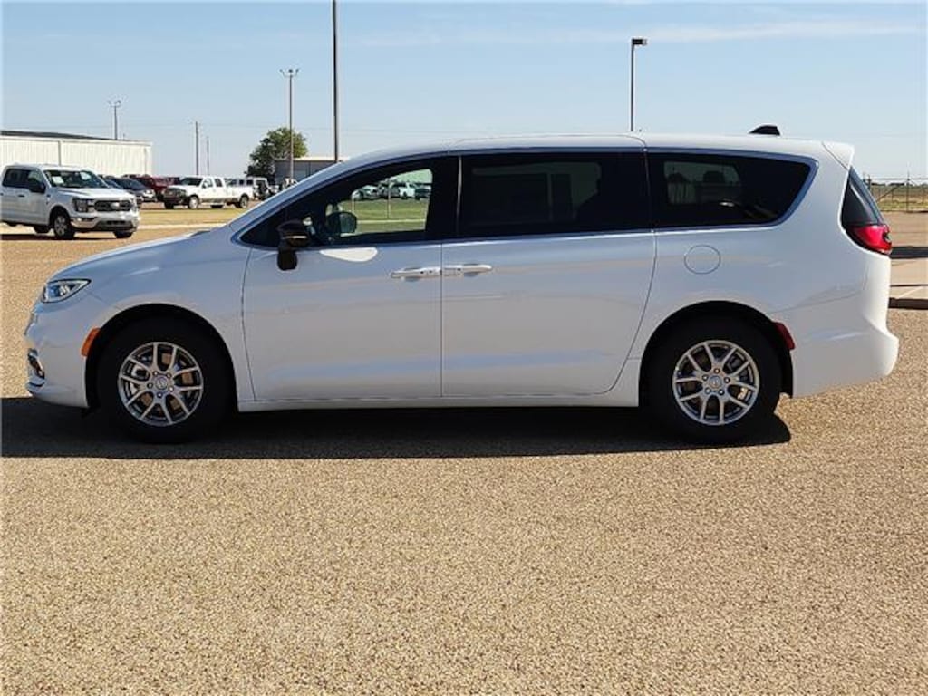 New 2026 Chrysler Pacifica SELECT Passenger Van
