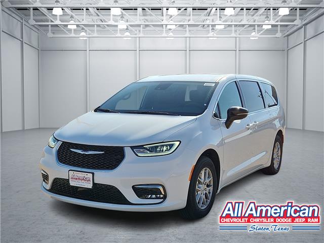 2026 Chrysler Pacifica Select's photo