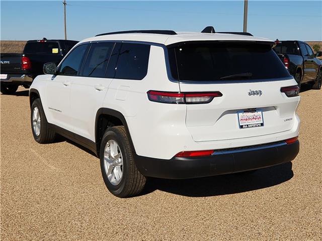 2025 Jeep Grand Cherokee Laredo photo 3