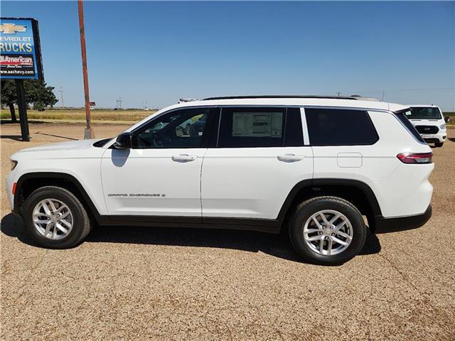 2025 Jeep Grand Cherokee Laredo photo 2