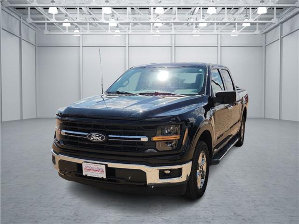 Used 2025 Ford F-150 XLT 4x2 SuperCrew Cab 5.5 ft. box 145 in. WB