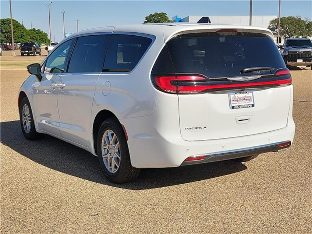 New 2026 Chrysler Pacifica SELECT Passenger Van