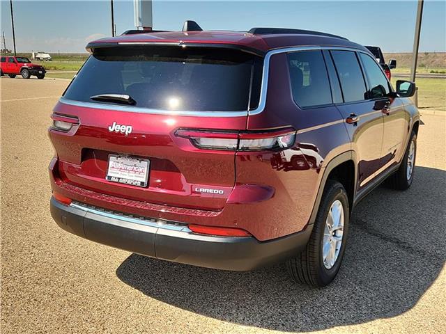 2025 Jeep Grand Cherokee Laredo photo 4