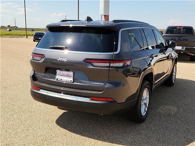 2025 Jeep Grand Cherokee Laredo photo 3