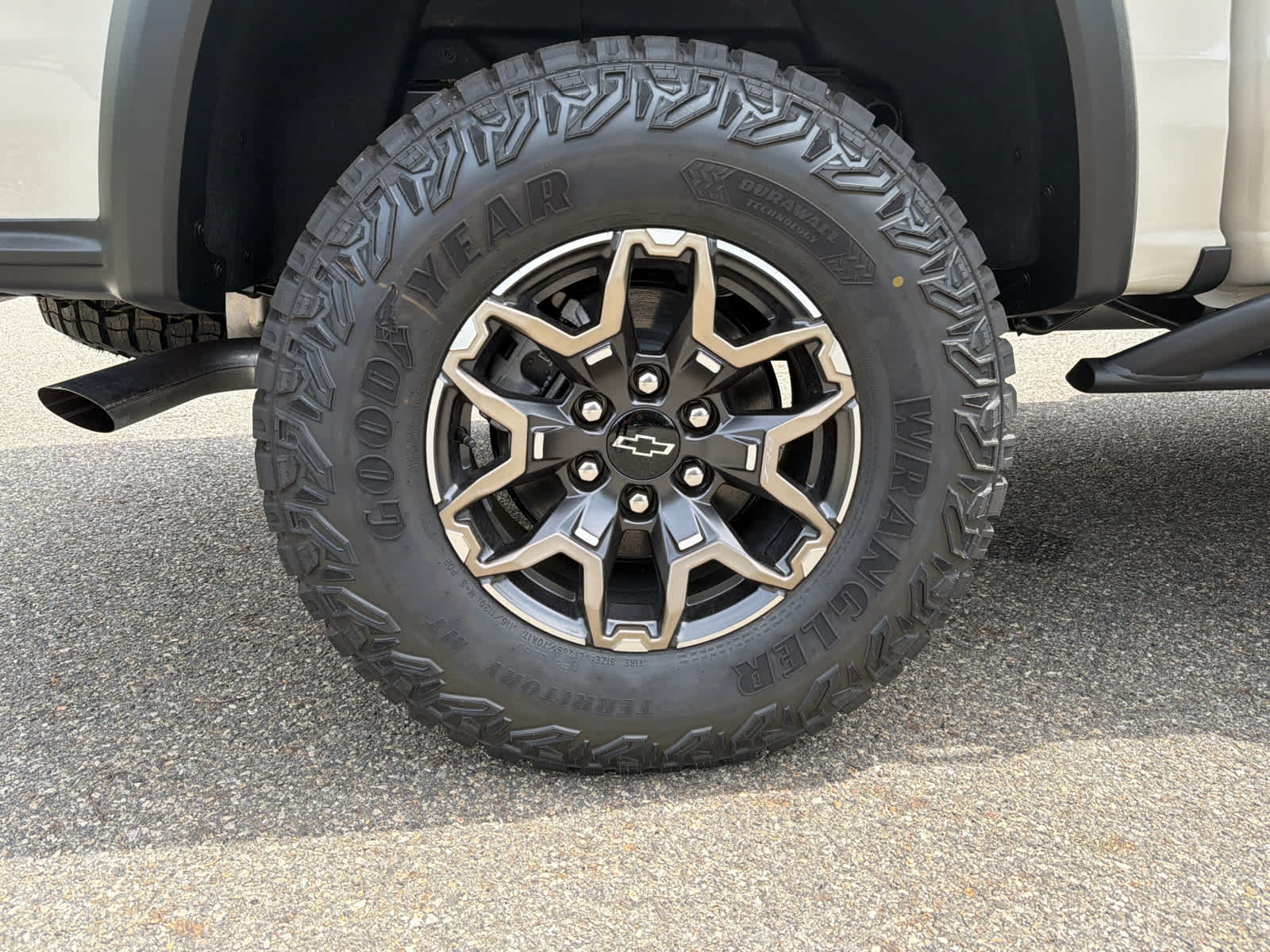 2026 Chevrolet Colorado ZR2 - Photo 6