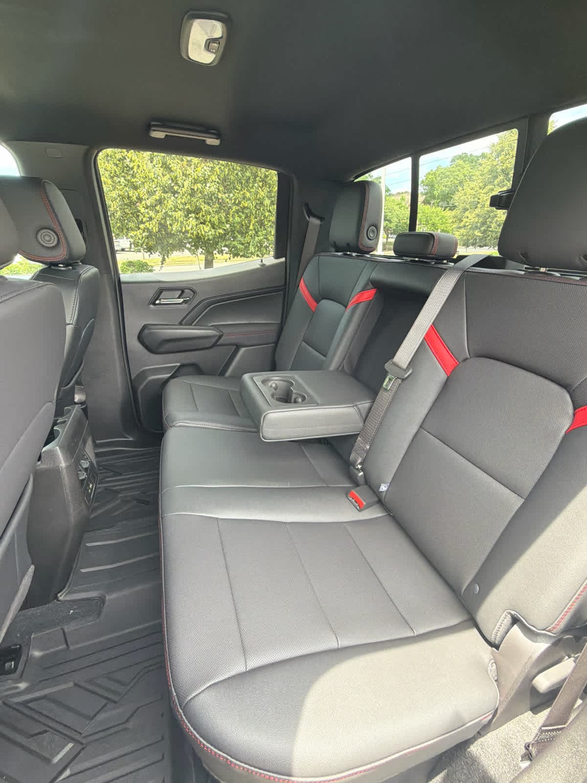 2026 Chevrolet Colorado Z71 - Photo 15