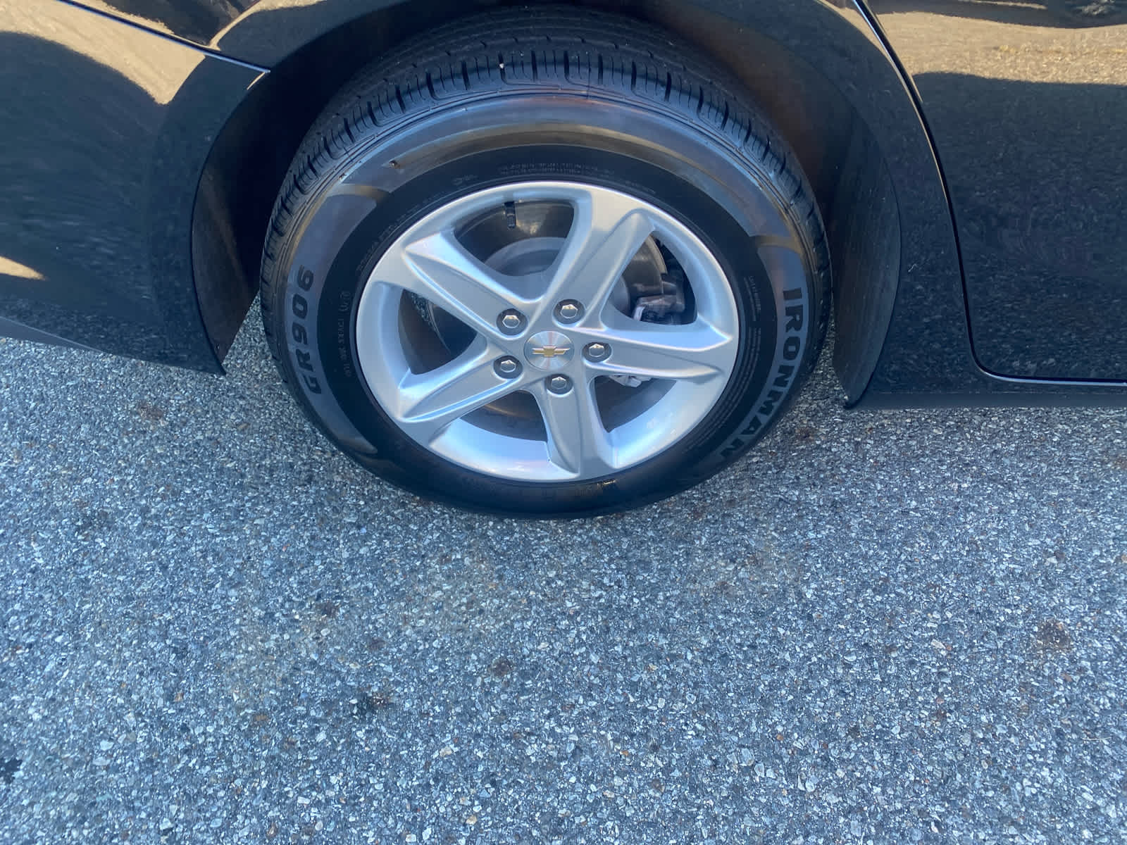 2024 Chevrolet Malibu 1LT photo 3