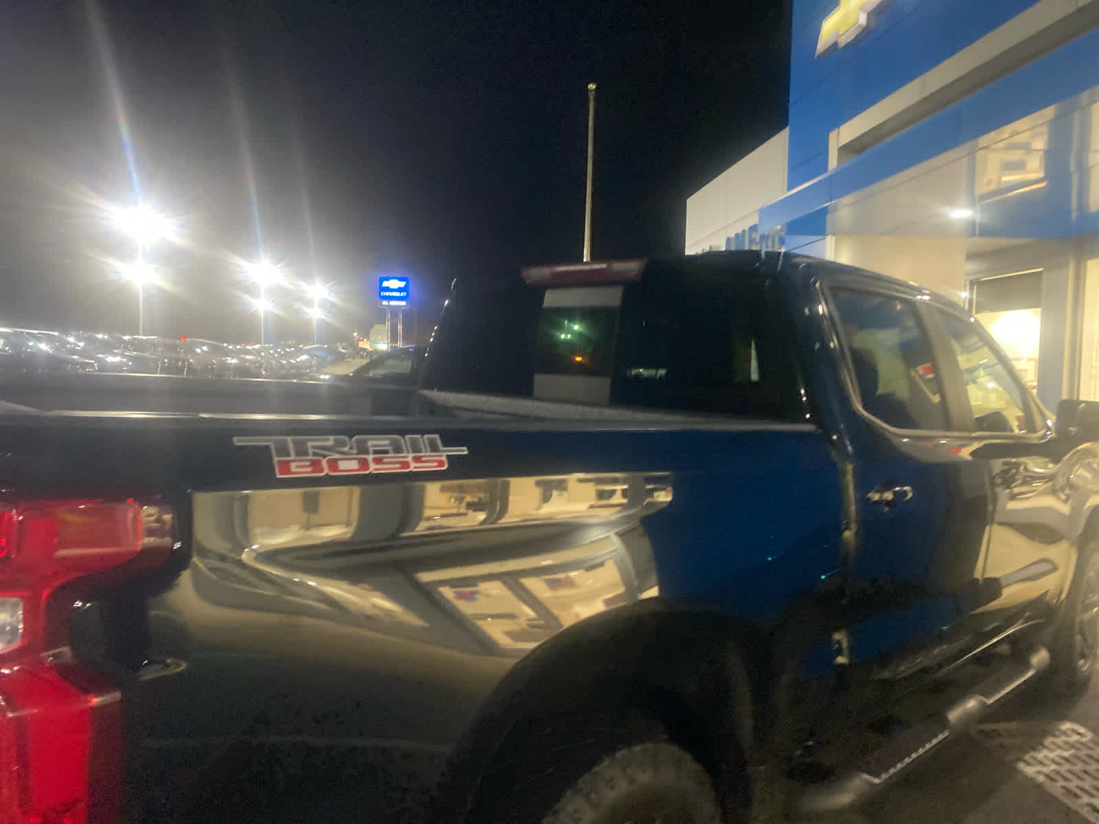 2021 Chevrolet Silverado 1500 LT Trail Boss photo 3