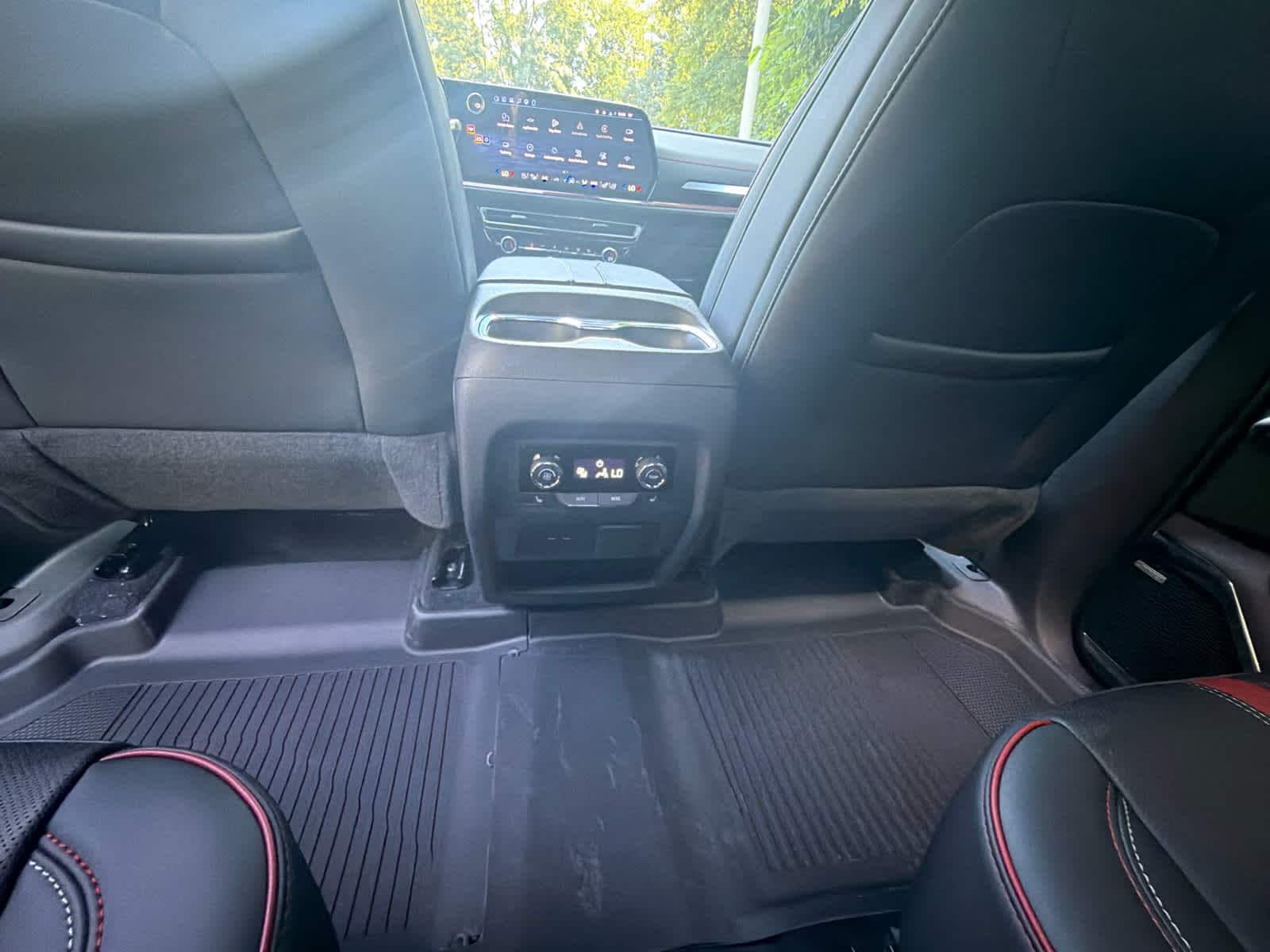 2027 Chevrolet Traverse RS - Photo 19