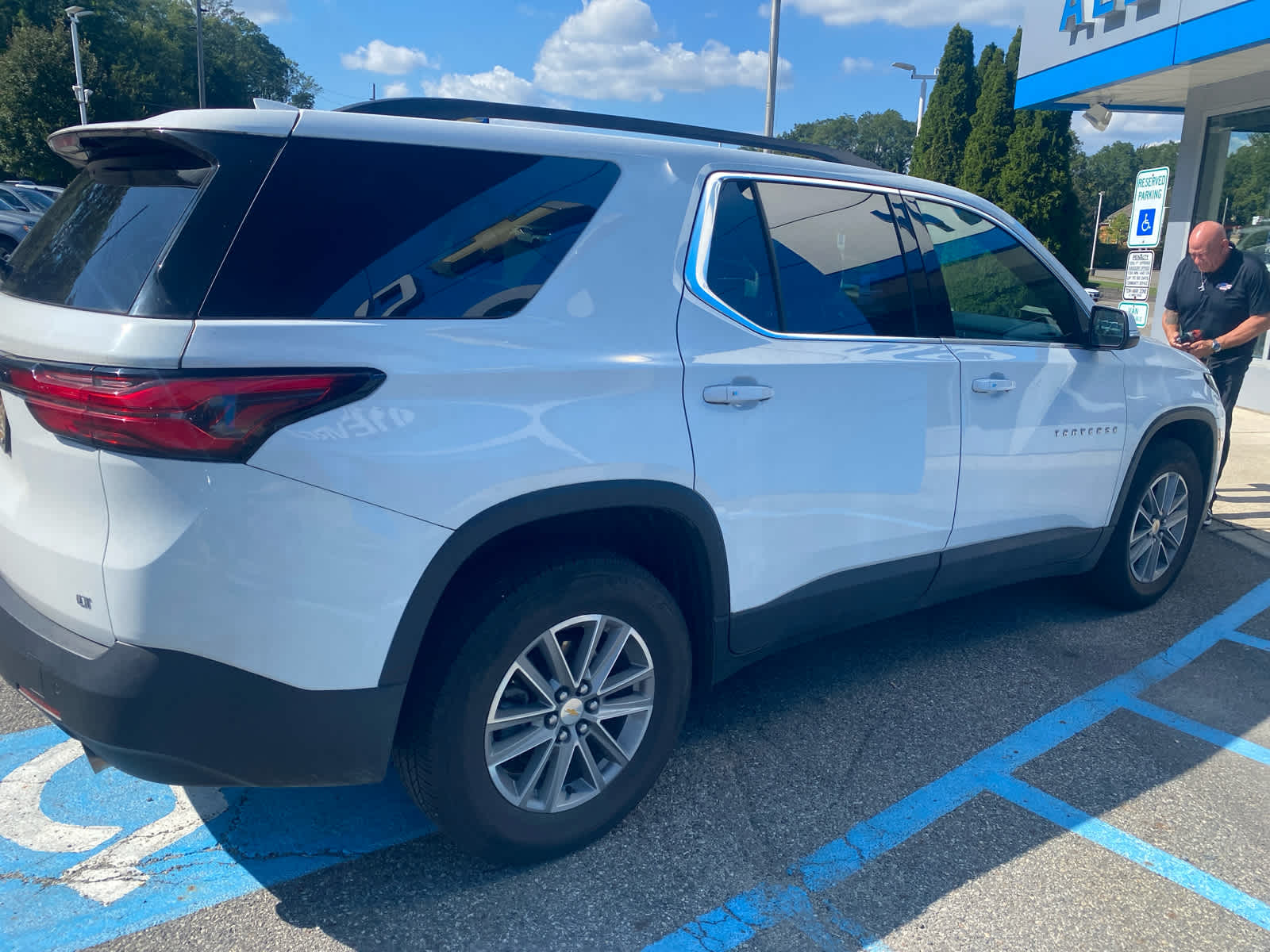 2022 Chevrolet Traverse Cloth photo 2