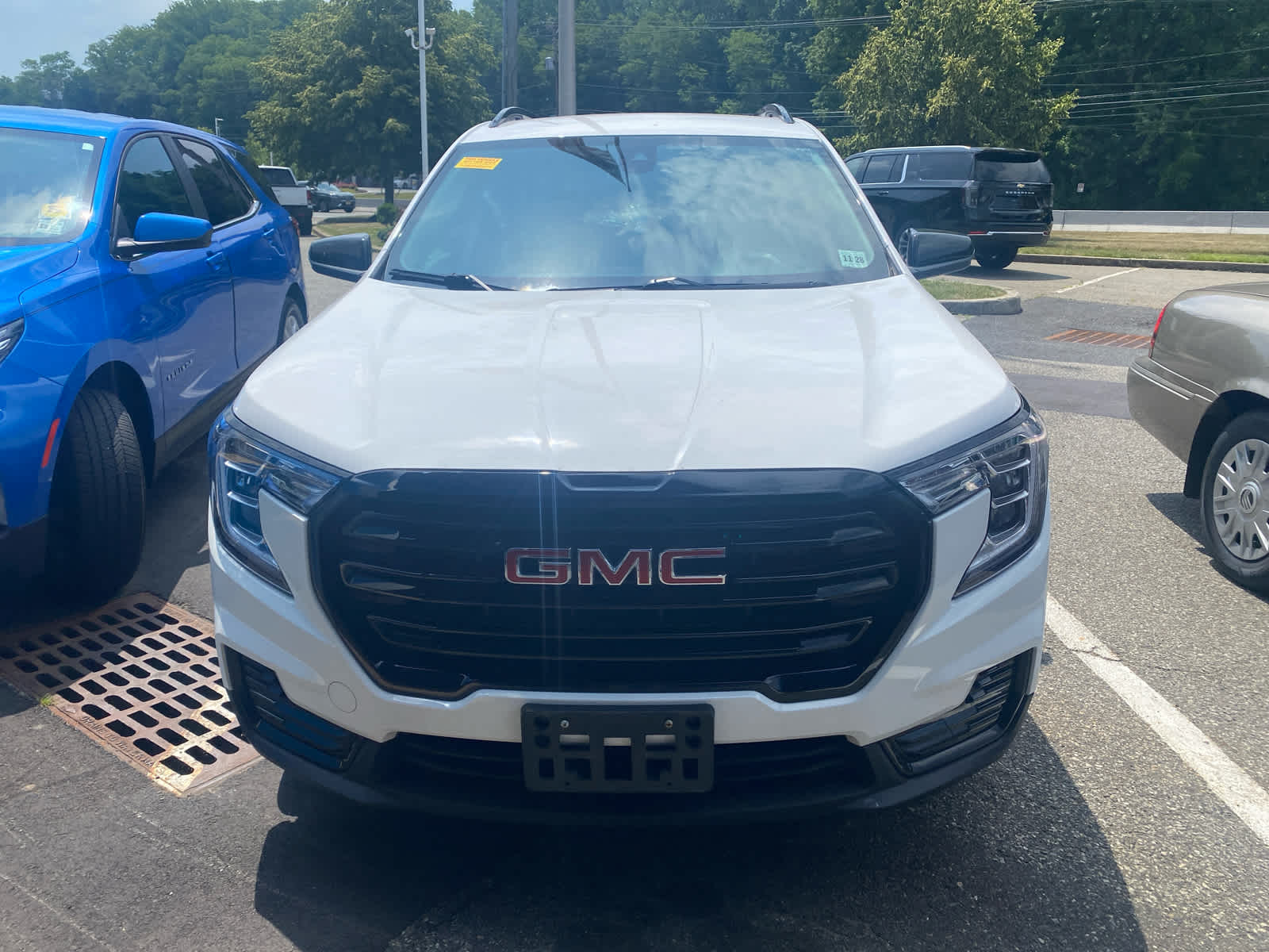  2023 GMC Terrain SLE AWD   