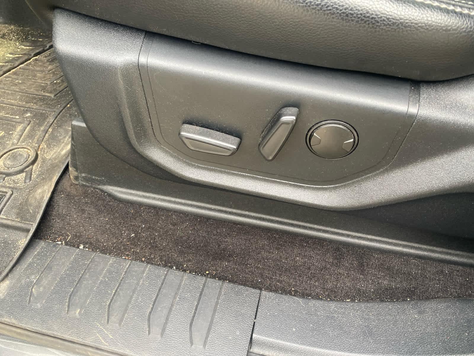 2020 Ford F-150 Lariat photo 4