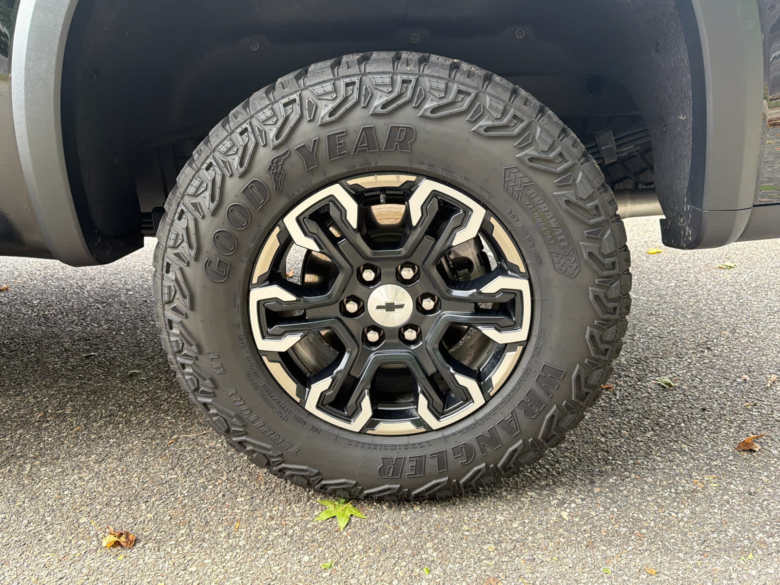 2026 Chevrolet Silverado 1500 ZR2 - Photo 12