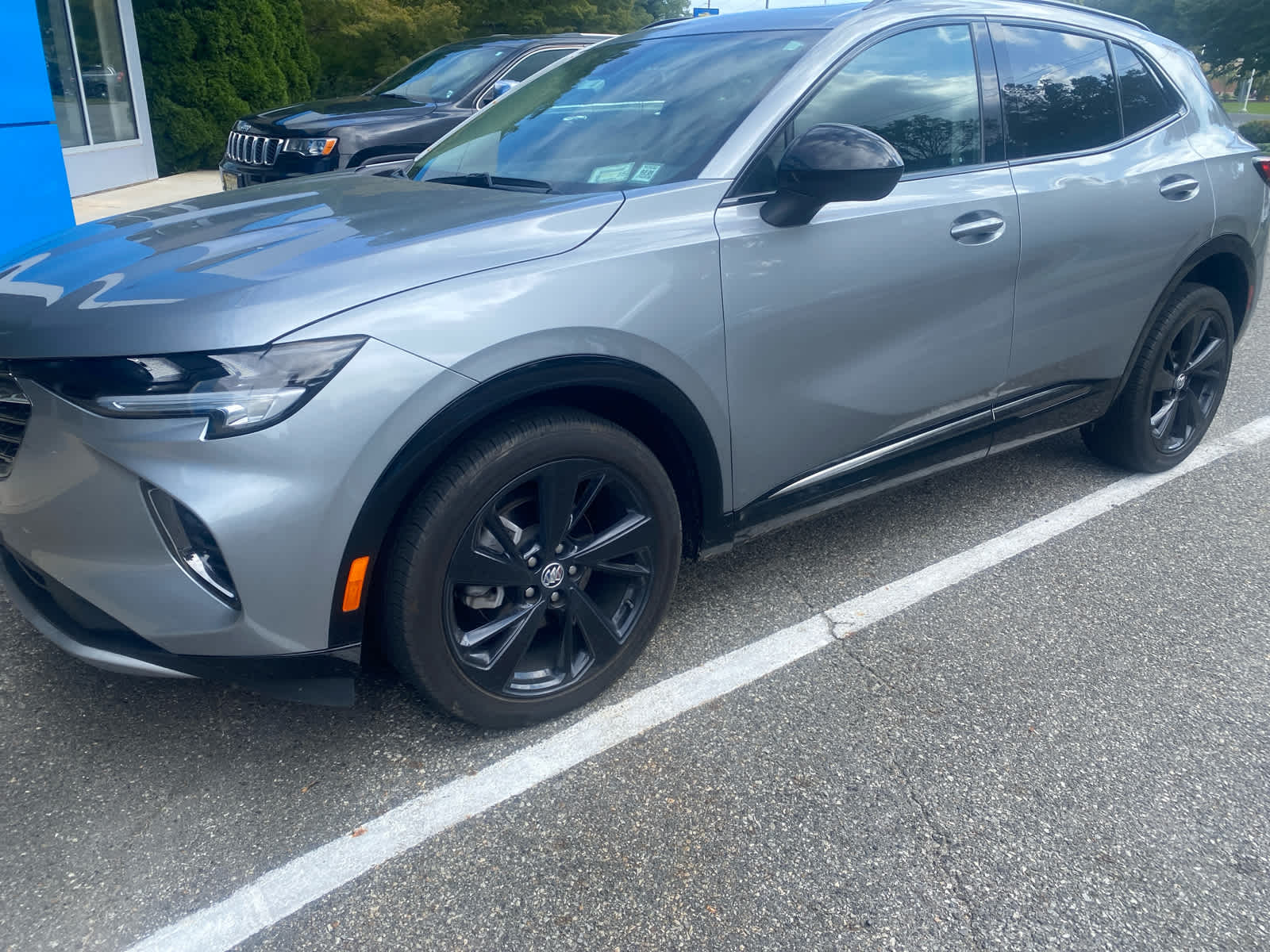2023 Buick Envision Essence photo 2