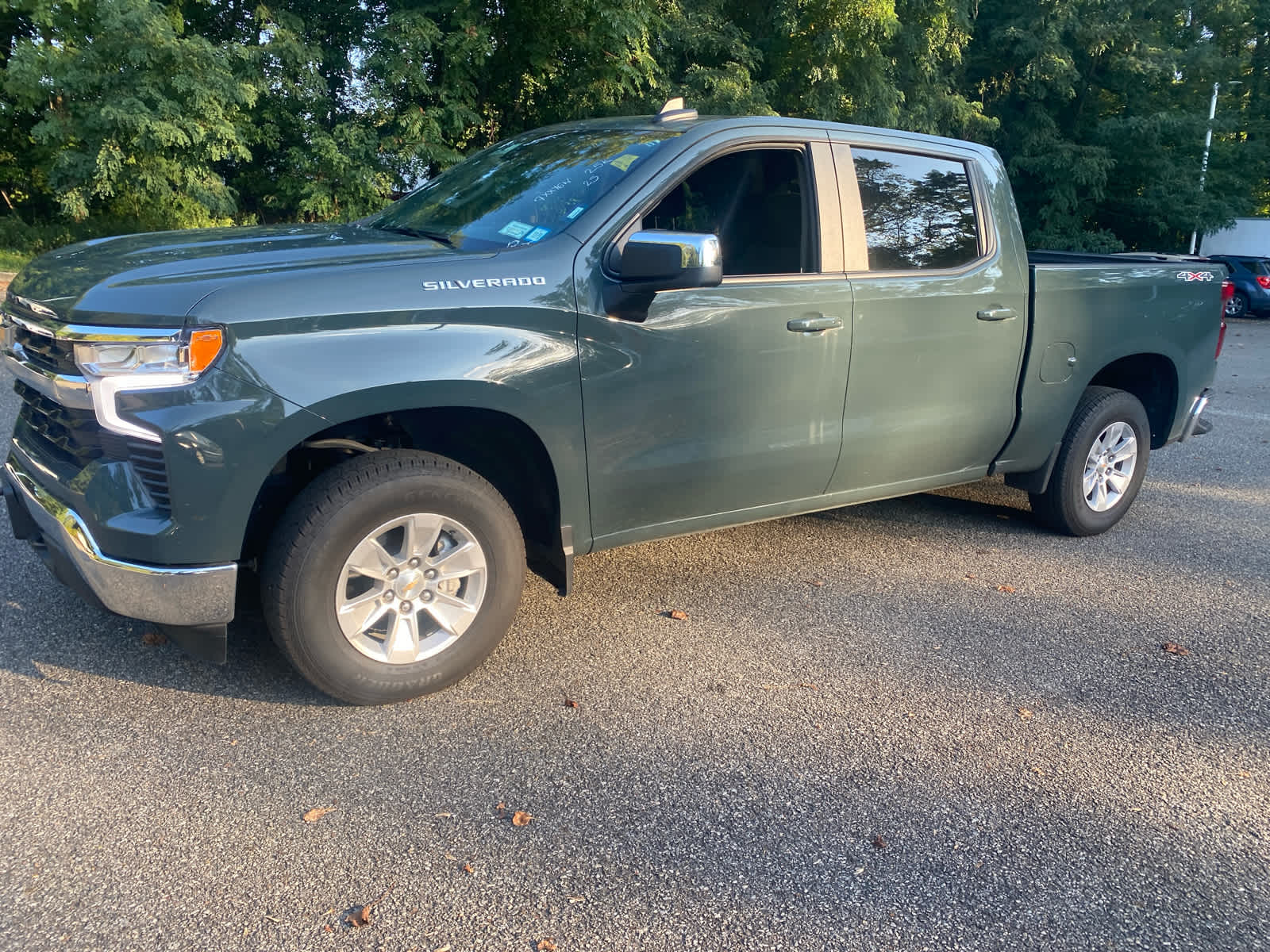 2025 Chevrolet Silverado 1500 LT photo 3