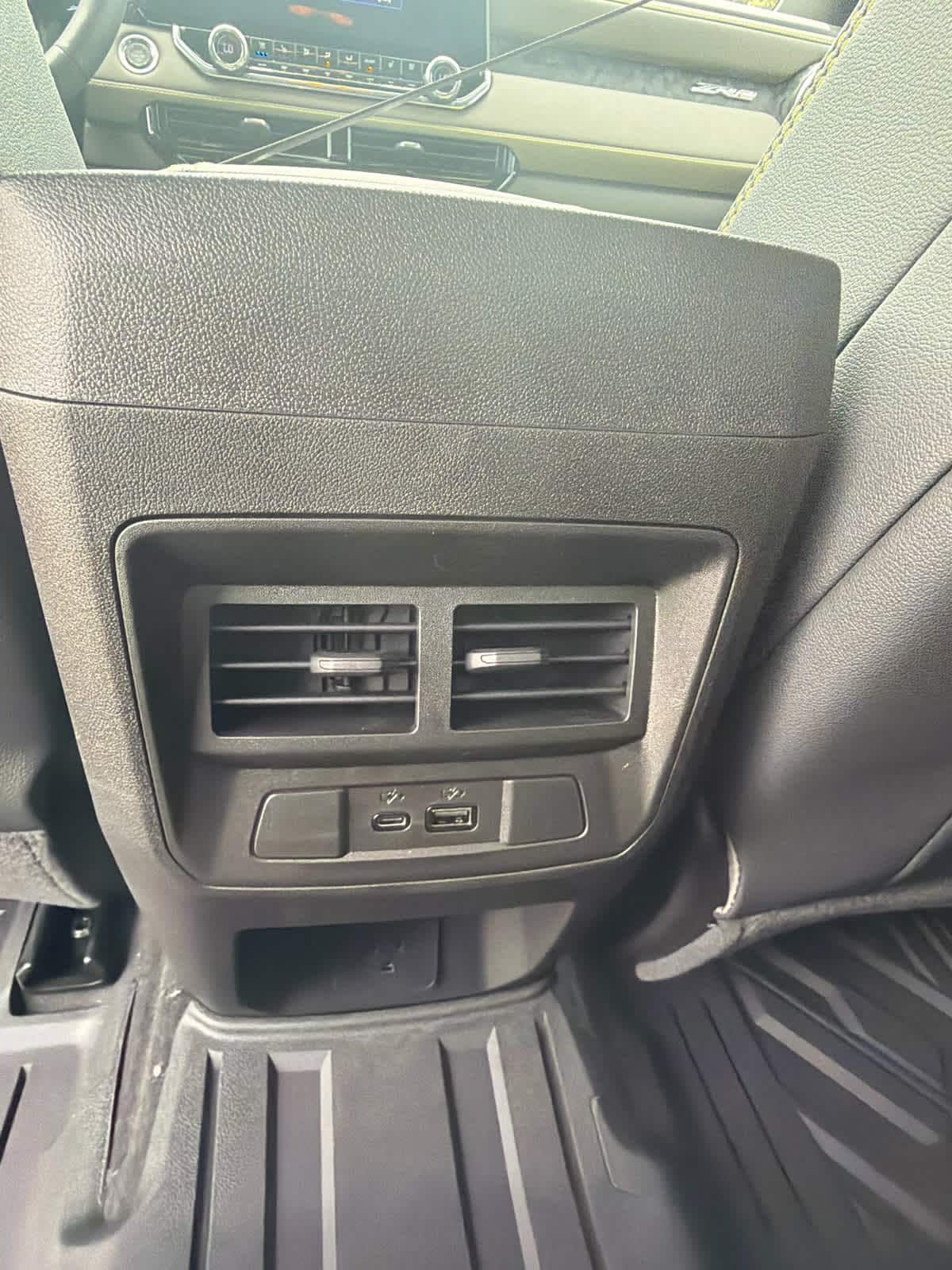 2026 Chevrolet Colorado ZR2 - Photo 15