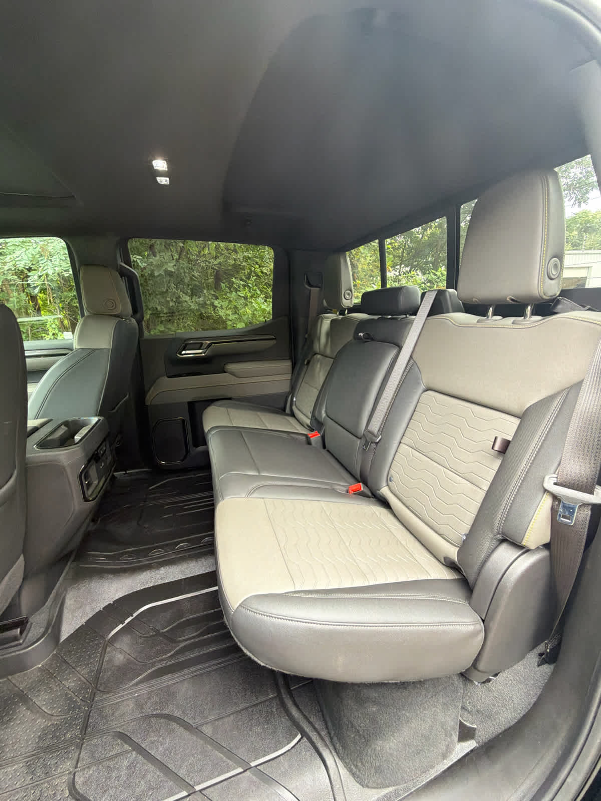 2026 Chevrolet Silverado 1500 ZR2 - Photo 14