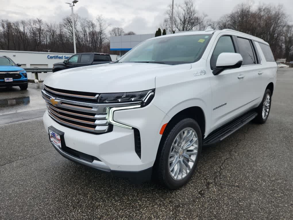 2023 Chevrolet Suburban High Country's photo