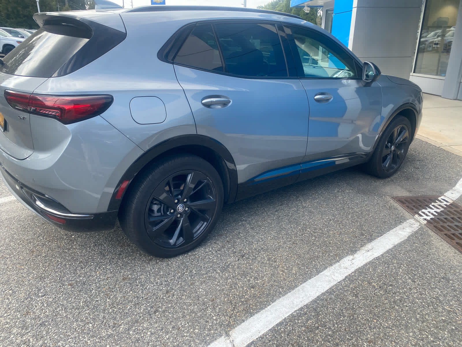 2023 Buick Envision Essence photo 3