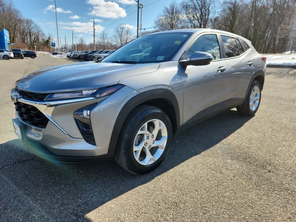 2025 Chevrolet Trax LS
