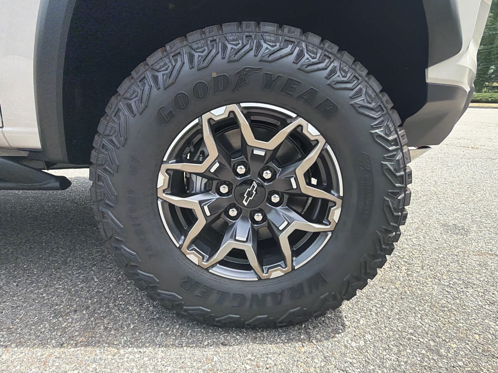 2026 Chevrolet Colorado ZR2 - Photo 4