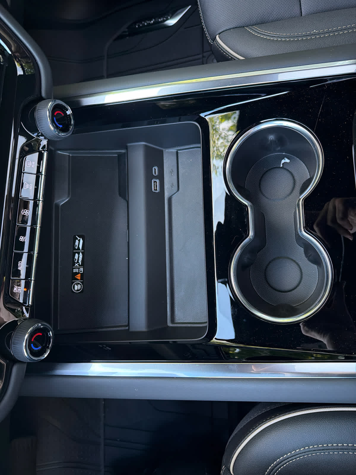 2026 Chevrolet Tahoe Premier - Photo 31