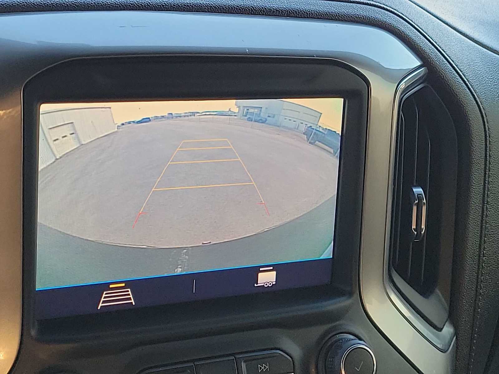 Thumbnail: 2021 Chevrolet Silverado 1500 - 28