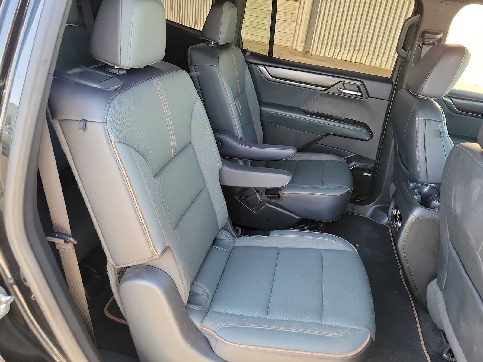 Thumbnail: 2024 GMC Acadia - 17