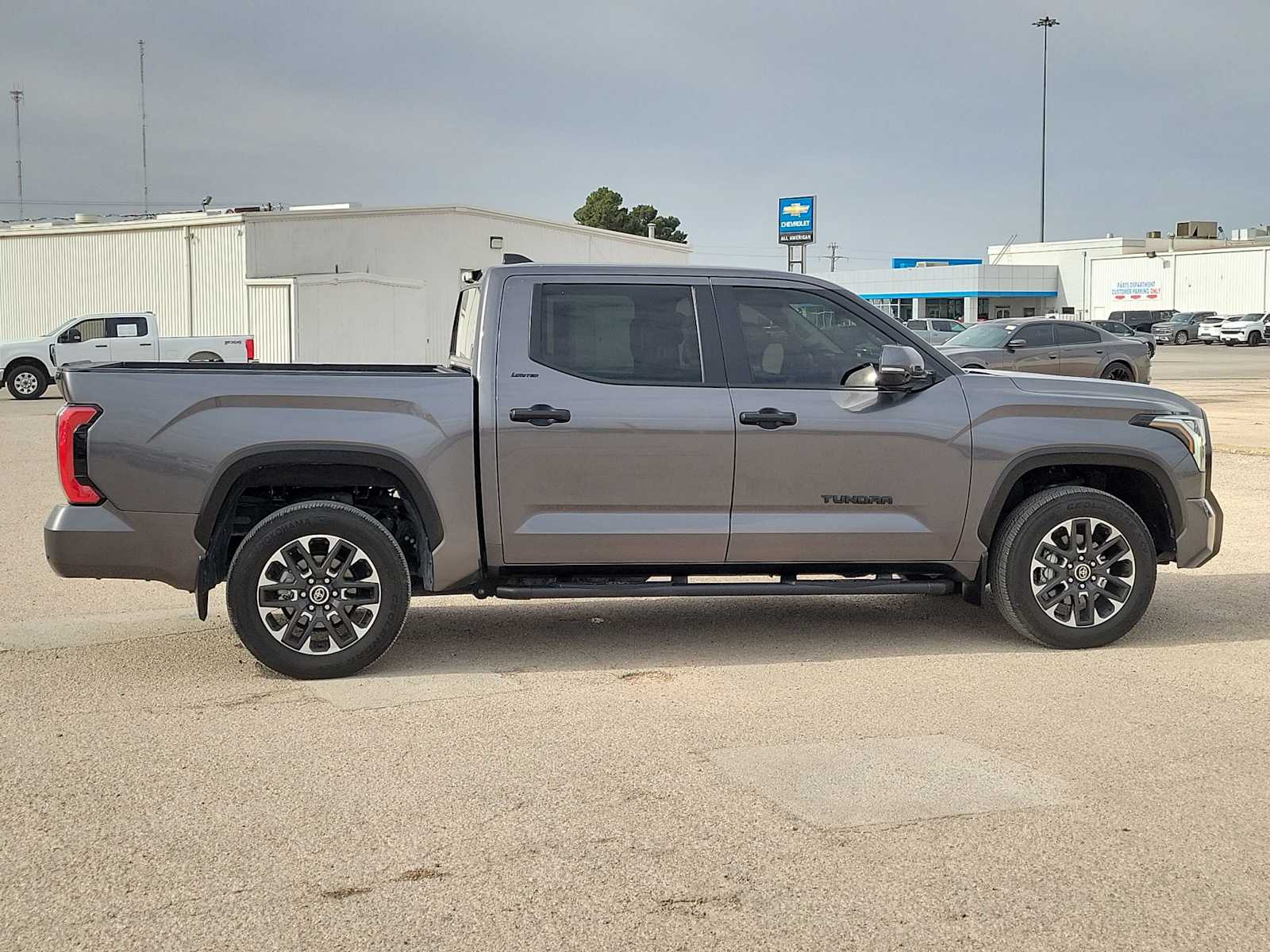 Thumbnail: 2024 Toyota Tundra - 9