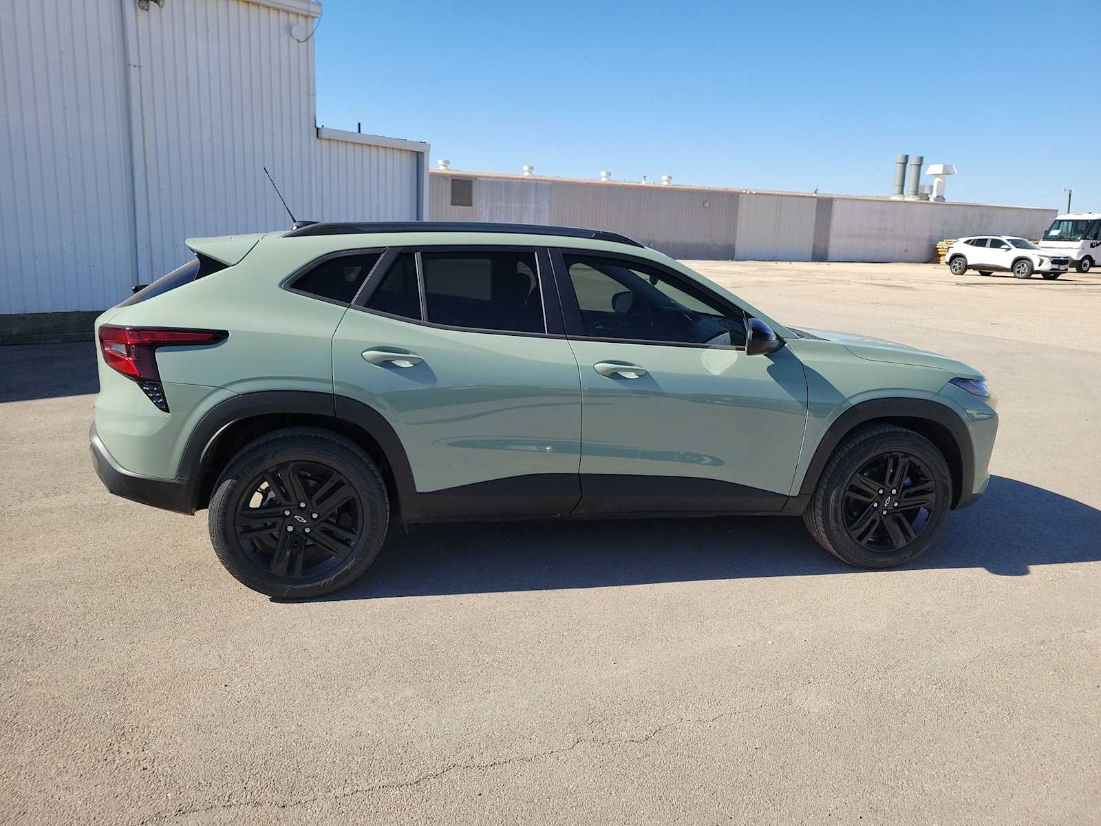 Thumbnail: 2026 Chevrolet Trax - 9